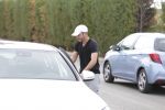 Sevilla 13/14 oktober 2015
Rafael v d Vaart heeft bezoek van zijn vriendin Christie die bij hem op bezoek is in zijn huis in Sevilla. Rafael wordt aangesproken door Edwin Bredius terwijl hij boodschappen doet in de supermarkt.