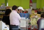 Sevilla 13/14 oktober 2015
Rafael v d Vaart heeft bezoek van zijn vriendin Christie die bij hem op bezoek is in zijn huis in Sevilla. Rafael wordt aangesproken door Edwin Bredius terwijl hij boodschappen doet in de supermarkt.