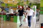 Sevilla 13/14 oktober 2015
Rafael v d Vaart heeft bezoek van zijn vriendin Christie die bij hem op bezoek is in zijn huis in Sevilla. Rafael wordt aangesproken door Edwin Bredius terwijl hij boodschappen doet in de supermarkt.