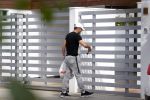 Sevilla 13/14 oktober 2015
Rafael v d Vaart heeft bezoek van zijn vriendin Christie die bij hem op bezoek is in zijn huis in Sevilla. Rafael wordt aangesproken door Edwin Bredius terwijl hij boodschappen doet in de supermarkt.