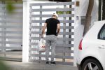 Sevilla 13/14 oktober 2015
Rafael v d Vaart heeft bezoek van zijn vriendin Christie die bij hem op bezoek is in zijn huis in Sevilla. Rafael wordt aangesproken door Edwin Bredius terwijl hij boodschappen doet in de supermarkt.