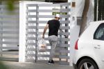 Sevilla 13/14 oktober 2015
Rafael v d Vaart heeft bezoek van zijn vriendin Christie die bij hem op bezoek is in zijn huis in Sevilla. Rafael wordt aangesproken door Edwin Bredius terwijl hij boodschappen doet in de supermarkt.