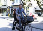 Amsterdam 29 september 2015
Ronald de Boer samen met zijn dochter op de fiets