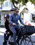Amsterdam 29 september 2015
Ronald de Boer samen met zijn dochter op de fiets
