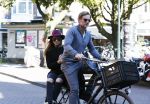 Amsterdam 29 september 2015
Ronald de Boer samen met zijn dochter op de fiets