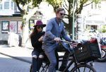 Amsterdam 29 september 2015
Ronald de Boer samen met zijn dochter op de fiets