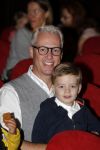 Hilversum 27 september 2015
Premiere twee kleine kleutertjes met Monique Smit naar verhaal van Jan Smit. Ze krijgen uit handen van edsilia Rombley dubbel platina. Rudolph v Veen met zoon en vrouw