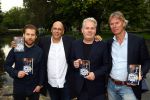 Amsterdam, 21 September 2015
Perspresentatie Bureau Raampoort
met Thomas Acda en Tim Haars, verder op de foto schrijver Simon de Waal