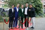 Amsterdam 8 oktober 2015
Leco v Zadelhoff geeft de jongens van streetlab les voor de rode loper van de televizierring waar ze voor genomineerd zijn