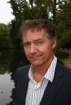 Amsterdam, 21 September 2015
Perspresentatie Dokter Tinus  Dr. Tinus
Thom Hoffman