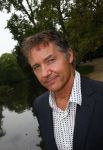 Amsterdam, 21 September 2015
Perspresentatie Dokter Tinus  Dr. Tinus
Thom Hoffman