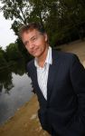 Amsterdam, 21 September 2015
Perspresentatie Dokter Tinus  Dr. Tinus
Thom Hoffman