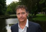 Amsterdam, 21 September 2015
Perspresentatie Dokter Tinus  Dr. Tinus
Thom Hoffman