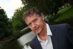 Amsterdam, 21 September 2015
Perspresentatie Dokter Tinus  Dr. Tinus
Thom Hoffman