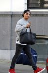 Amsterdam 12 oktober 2015
Timor Steffens doet boodschappen op de pc hooftstraat
