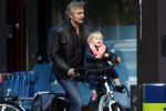 Amsterdam 19 september 2015  
Victor Reinier met zijn dochter op de fiets