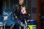 Amsterdam 19 september 2015  
Victor Reinier met zijn dochter op de fiets