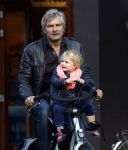 Amsterdam 19 september 2015  
Victor Reinier met zijn dochter op de fiets