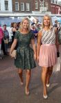 Weert, 18 September 2016
Trouwen Pieter v d Hoogenband met Marie Jose Crooijmans.
Anja v d Weerden met vriendin