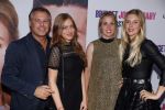 Amsterdam 13 september 2016
Premiere Bridget Jones baby in Tuschinski. Otto Klein met dochter en Anouk Hoogendijk met ...
