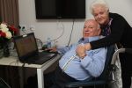 Vlaardingen, 29 September 2016
Bas v Toor in rolstoel samen met zijn vrouw Coby v Toor in zijn kamer bij Revalidatiecentrum Marnix