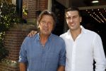 Rotterdam 14 september 2016
Boekpresentatie boek Rene v Gijp geschreven door Michiel v Egmond bij the harbour club. Zijn zoons Bicky en Sanny kregen de eerste exemplaren. Bennie Wijnstekers met zijn zoon