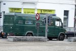 Antwerpen 21 sptember 2016
Frank Masmeijer arriveert bij de rechtbank van Antwerpen et een cameraploeg van SBS6 ivm opames van zijn real life soap. Ook zijn schoonvader is erbij. boevenwagen