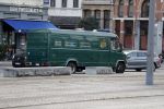 Antwerpen 21 sptember 2016
Frank Masmeijer arriveert bij de rechtbank van Antwerpen et een cameraploeg van SBS6 ivm opames van zijn real life soap. Ook zijn schoonvader is erbij. boevenwagen