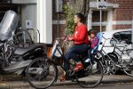 Amsterdam 28 september 2016
Caro Emerald met dochtertje en man in amsterdam.