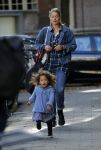 Amsterdam 28 september 2016
Doutzen Kroes met dochterje Myllena Mae in Amsterdam zuid