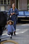 Amsterdam 28 september 2016
Doutzen Kroes met dochterje Myllena Mae in Amsterdam zuid