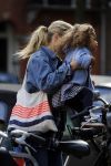 Amsterdam 28 september 2016
Doutzen Kroes met dochterje Myllena Mae in Amsterdam zuid