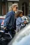 Amsterdam 28 september 2016
Doutzen Kroes met dochterje Myllena Mae in Amsterdam zuid