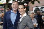 Amsterdam 17 september 2016
Erwin Olaf en zijn partner Kevin trouwen in de stopera . Beide moeders alsmede Hans v Manen waren aanwezig. Ze vertrokken met de fiets
