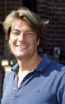 Rotterdam 14 september 2016
Boekpresentatie boek Rene v Gijp geschreven door Michiel v Egmond bij the harbour club. Zijn zoons Bicky en Sanny kregen de eerste exemplaren. Frank danen