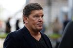 Antwerpen 21 sptember 2016
Frank Masmeijer arriveert bij de rechtbank van Antwerpen et een cameraploeg van SBS6 ivm opames van zijn real life soap. Ook zijn schoonvader is erbij