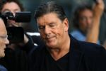 Antwerpen 21 sptember 2016
Frank Masmeijer arriveert bij de rechtbank van Antwerpen et een cameraploeg van SBS6 ivm opames van zijn real life soap. Ook zijn schoonvader is erbij