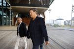 Antwerpen 21 sptember 2016
Frank Masmeijer arriveert bij de rechtbank van Antwerpen et een cameraploeg van SBS6 ivm opames van zijn real life soap. Ook zijn schoonvader is erbij