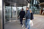 Antwerpen 21 sptember 2016
Frank Masmeijer arriveert bij de rechtbank van Antwerpen et een cameraploeg van SBS6 ivm opames van zijn real life soap. Ook zijn schoonvader is erbij