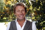 Rotterdam 14 september 2016
Boekpresentatie boek Rene v Gijp geschreven door Michiel v Egmond bij the harbour club. Zijn zoons Bicky en Sanny kregen de eerste exemplaren. Hans Kraaij met zoon Levi