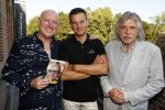 Rotterdam 14 september 2016
Boekpresentatie boek Rene v Gijp geschreven door Michiel v Egmond bij the harbour club. Zijn zoons Bicky en Sanny kregen de eerste exemplaren. Johan derksen en wilfred Genee