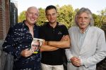 Rotterdam 14 september 2016
Boekpresentatie boek Rene v Gijp geschreven door Michiel v Egmond bij the harbour club. Zijn zoons Bicky en Sanny kregen de eerste exemplaren. Johan derksen en wilfred Genee