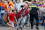 Den Haag 20 september 2016
Prinsjesdag 2016 op het binnenhof en op paleis noordeinde.
Johan Vlemmix met pop Koningin Maxima