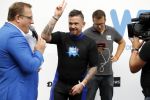 Amsterdam 11 september 2016
Amsterdam city swim tbv ALS door de amsterdamse grachten. Johnny de Mol met manager Carlijn de Vries Ralph en Daniel de Vries