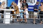 Amsterdam 11 september 2016
Amsterdam city swim tbv ALS door de amsterdamse grachten. Pieter v d Hoogenband kwam samen met zijn verloofde Marie Jose Crooijmans zijn kinderen en zijn ouders en broer