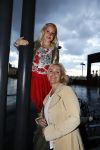 Zaandam 1 oktober 2016
Premiere Peter Pan in schouwburg  Zaandam. Marleen v d Loo met dochter