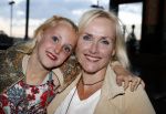 Zaandam 1 oktober 2016
Premiere Peter Pan in schouwburg  Zaandam. Marleen v d Loo met dochter