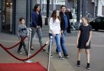 Zaandam 1 oktober 2016
Premiere Peter Pan in schouwburg  Zaandam.
Martijn Krabbe met zijn kinderen Achilles Michelle Jasmijn zijn vriendin Noi Pakon met haar zoontje.