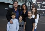 Zaandam 1 oktober 2016
Premiere Peter Pan in schouwburg  Zaandam.
Martijn Krabbe met zijn kinderen Achilles Michelle Jasmijn zijn vriendin Noi Pakon met haar zoontje.