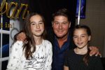 Zaandam 1 oktober 2016
Premiere Peter Pan in schouwburg  Zaandam.
Martijn Krabbe met zijn kinderen Achilles Michelle Jasmijn zijn vriendin Noi Pakon met haar zoontje.